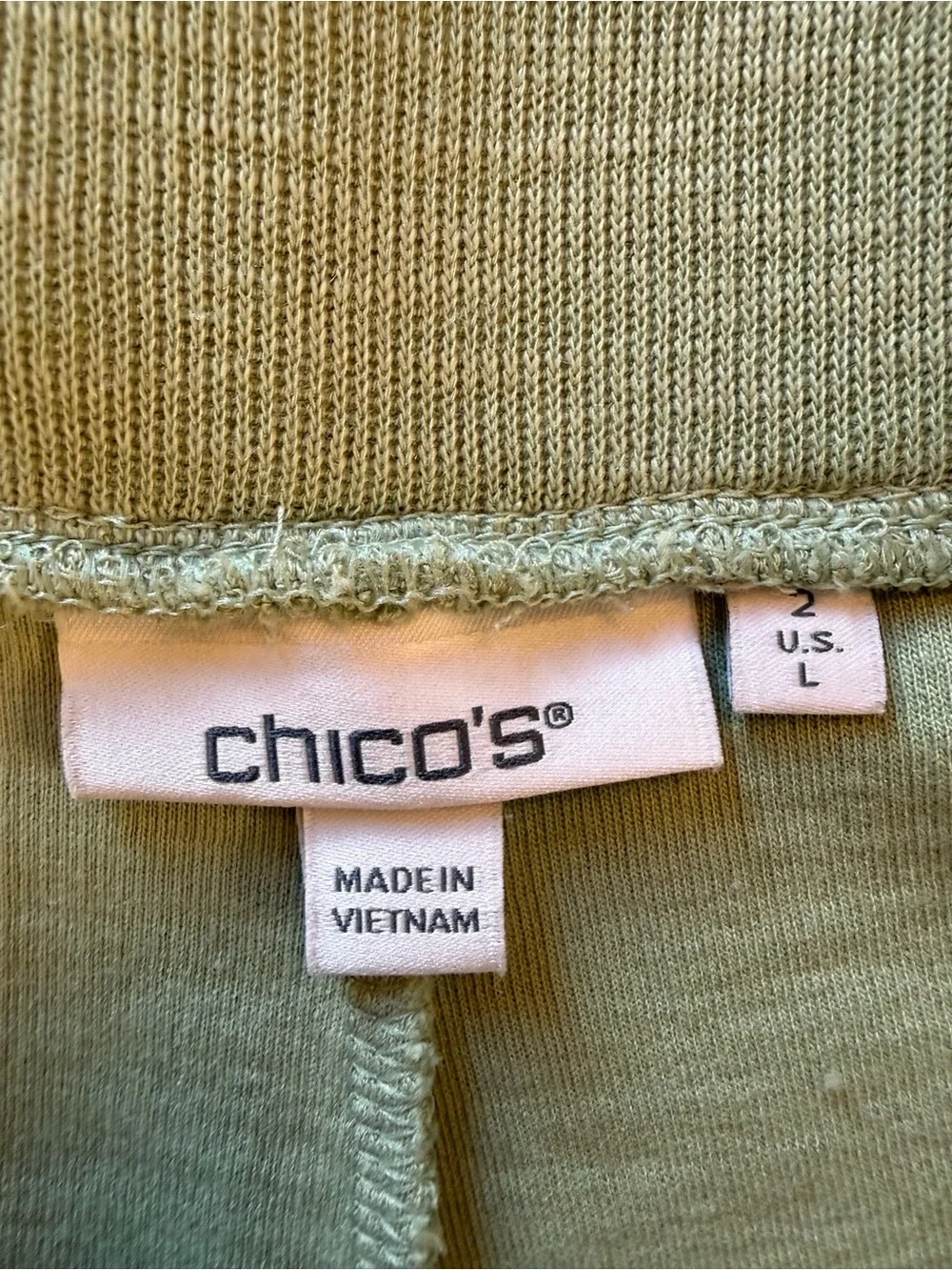 Chicos Set Zenergy® Beach Slub Funnel Neck  Top and Matching Cropped Pants